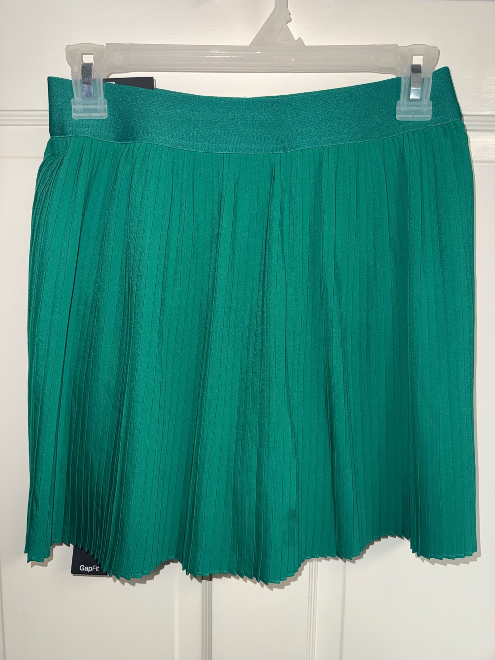 GAP Fit Pleated Green Skirt
